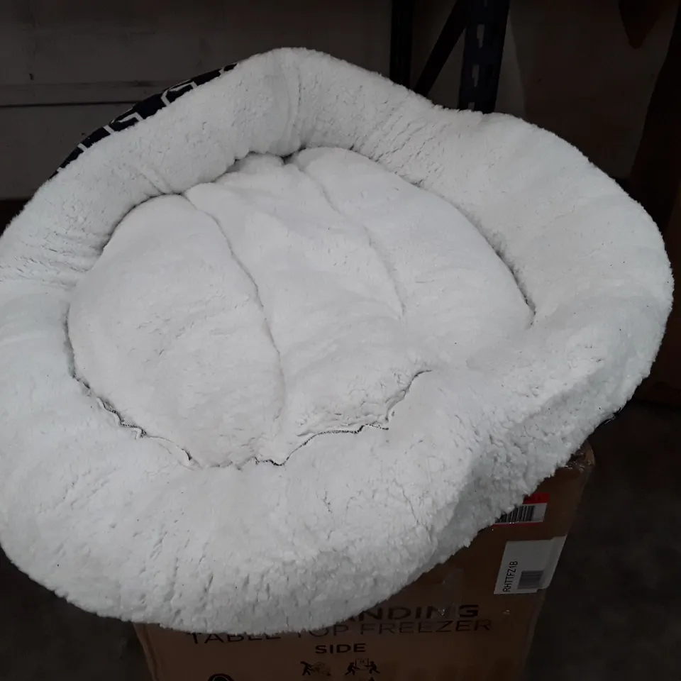 RACINE ROUND CAT CUDDLER BED