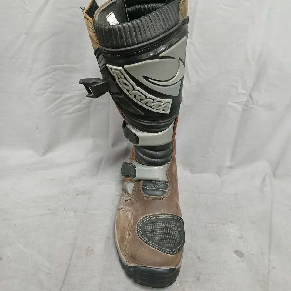 FORMA ADVENTURE MOTORCYCLE BOOTS – BROWN/BLACK, EU 42 (PAIR)