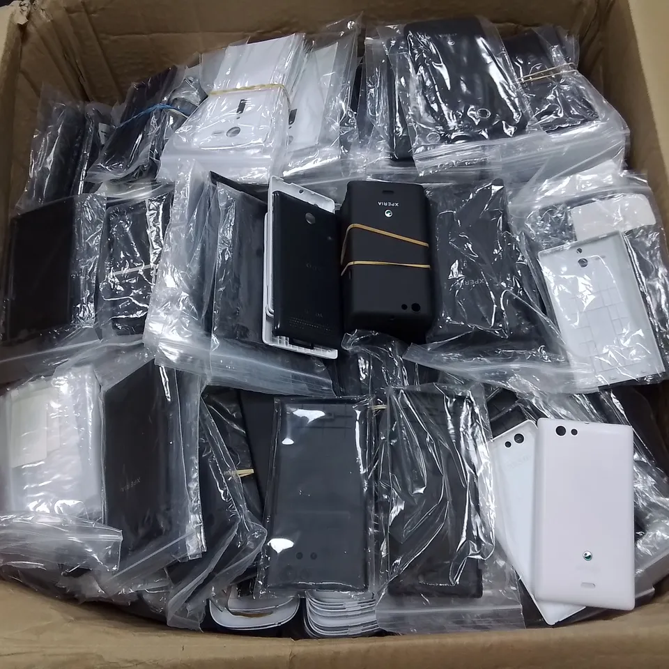 LARGE QUANTITY OF ASSORTED MOBILE PHONE PLASTICS FROM VARIOUS MODELS