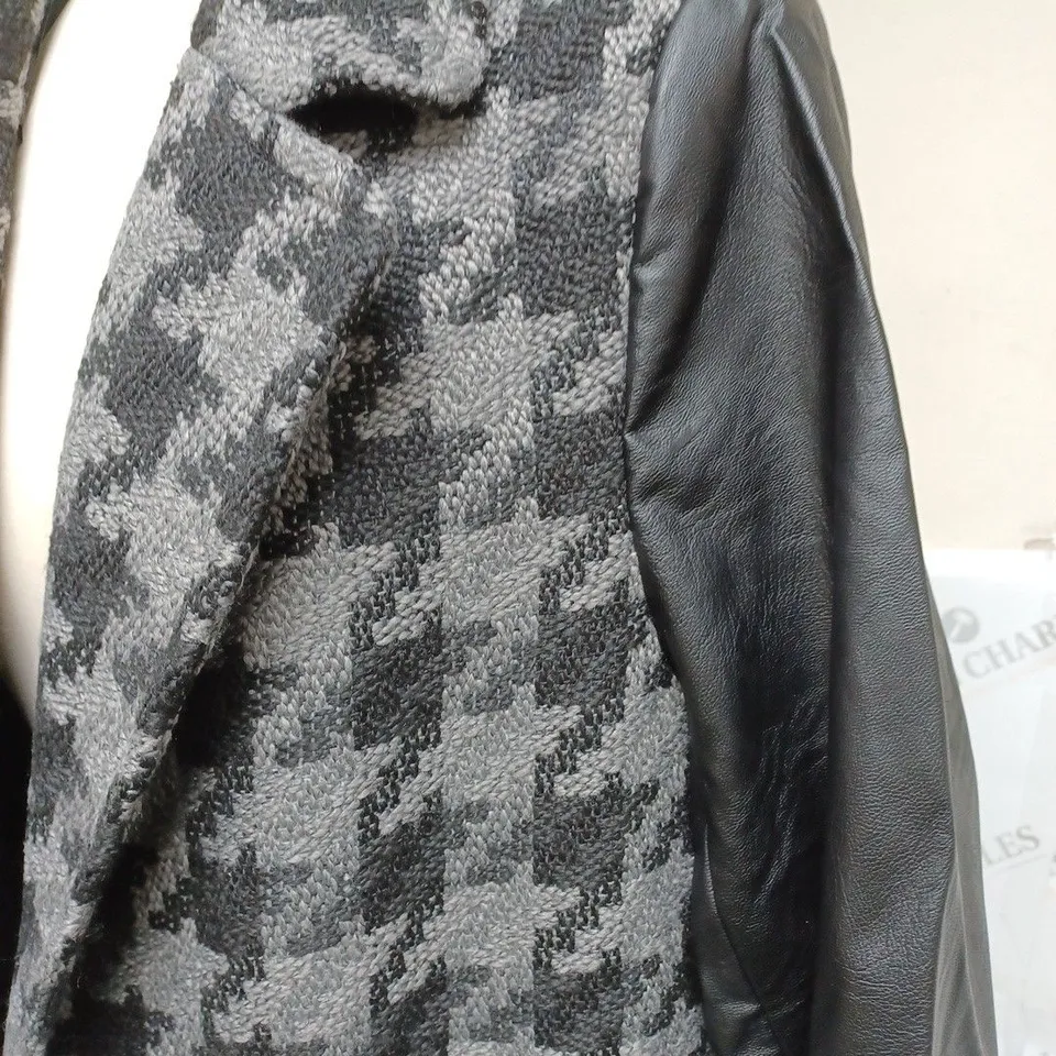 HELENE BERMAN DOGTOOTH COAT IN DARK GREY WITH CONTRAST SLEEVES - 16