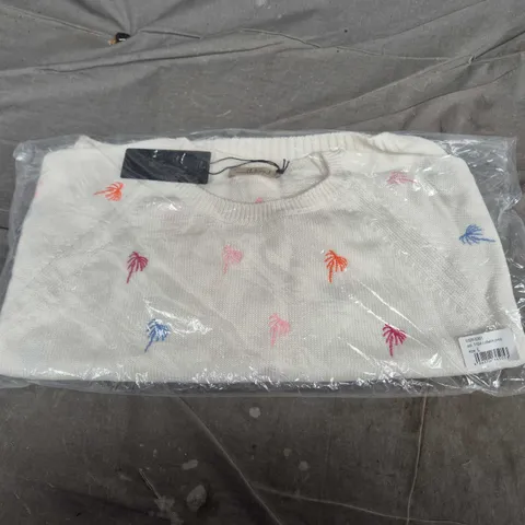 SMITH & SOUL - WHITE KNIT SWEATER WITH PALM TREE EMBROIDERY – LUXURY VINTAGE (SIZE L)