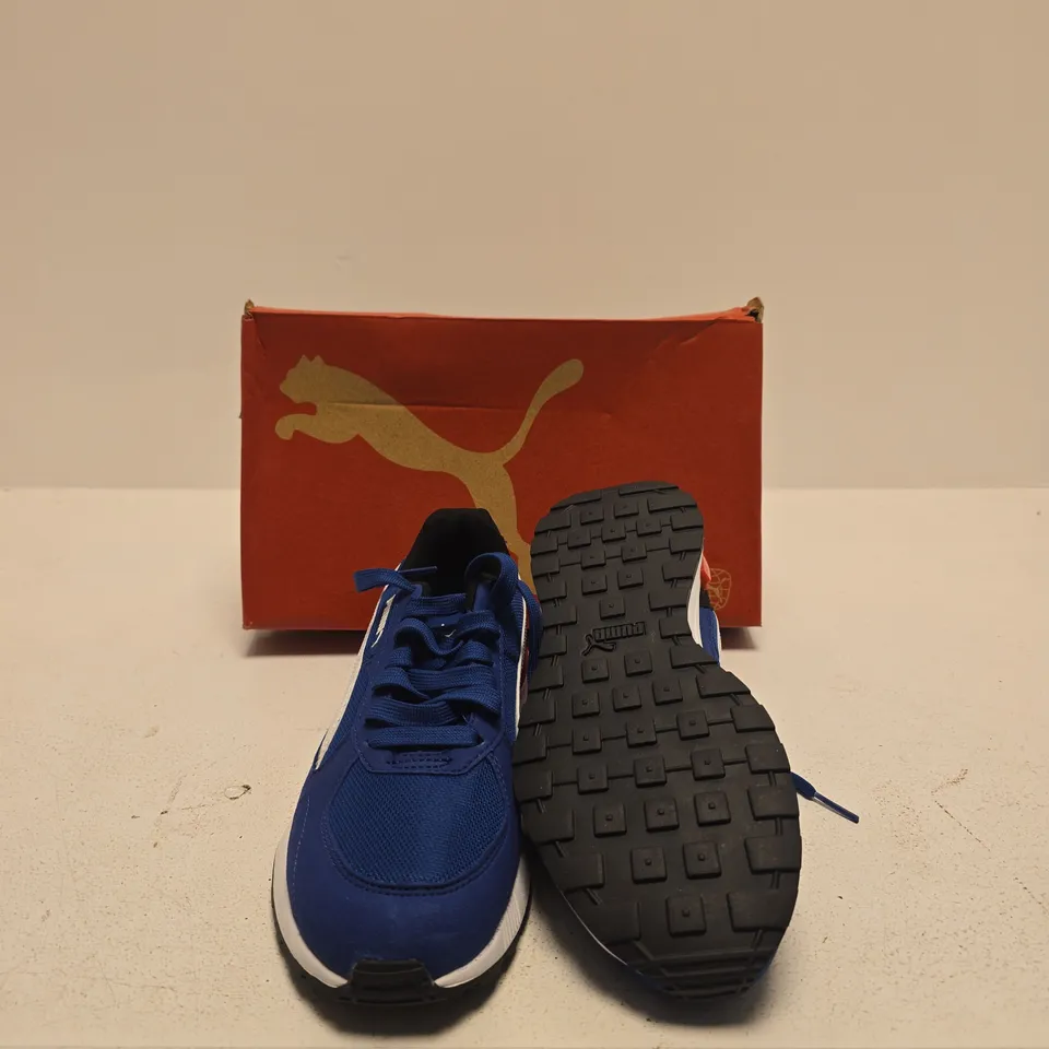 PUMA BLUE RUNNING SNEAKERS – FORMSTRIP, SIZE UK 4