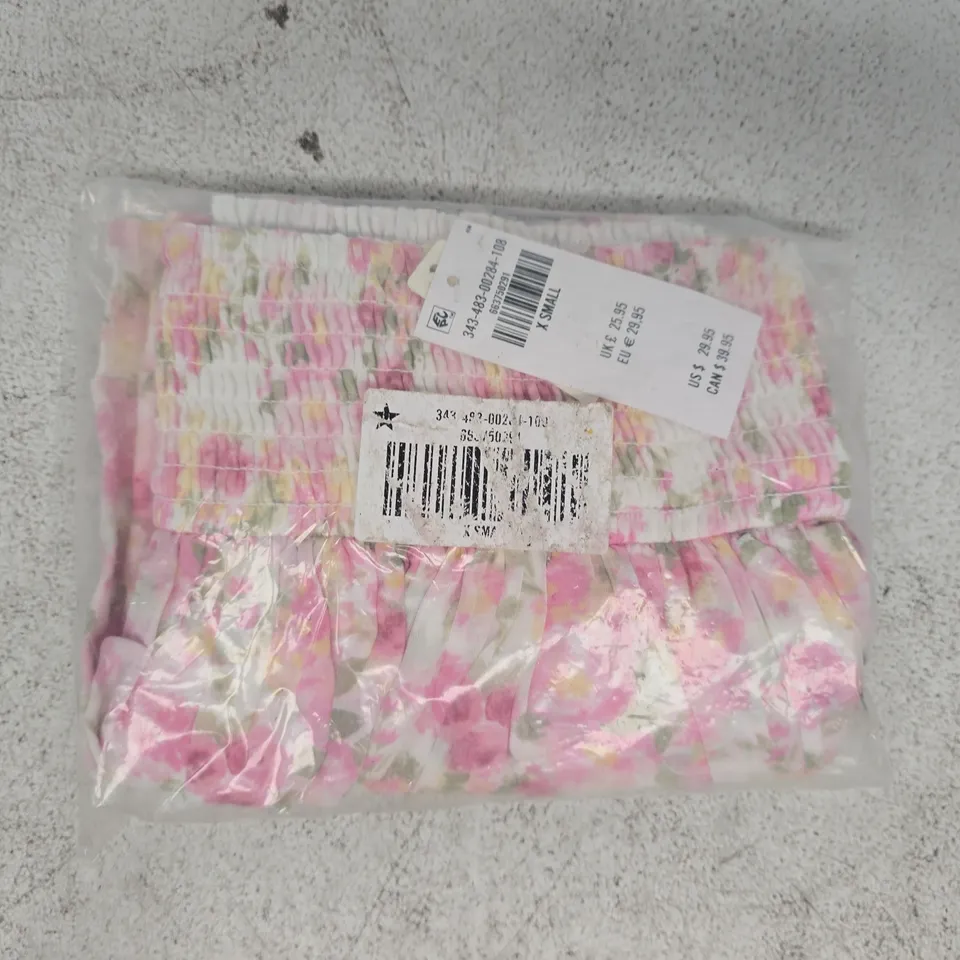 BAGGED HOLLISTER APPLIQUE LOW RISE DENIM MINI SKORT IN LIGHT PINK/MULTI SIZE XS