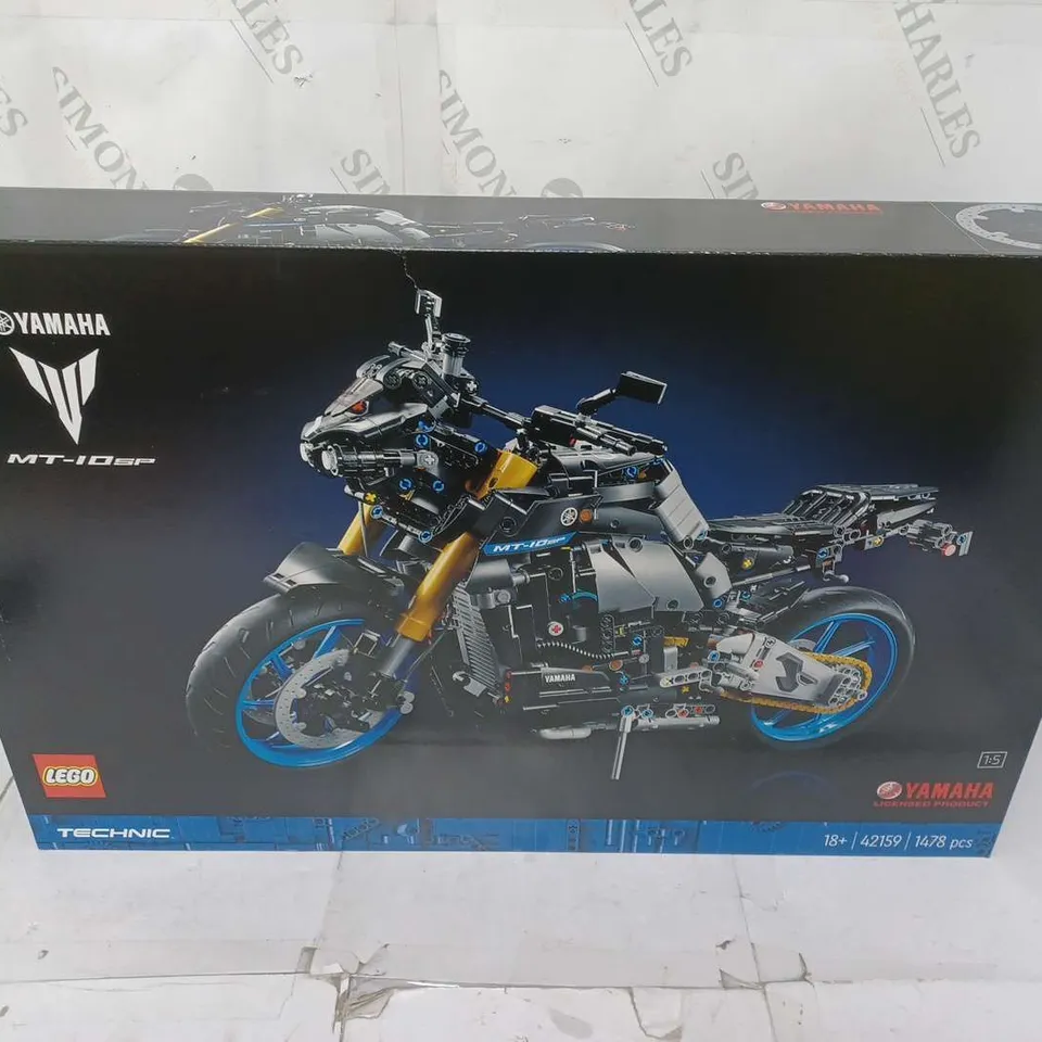 BOXED LEGO YAHAMA MT-10SP RRP £199.99