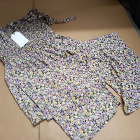 BRAVE SOUL DITSY FLORAL SHIRRED TOP JUMPSUIT - L