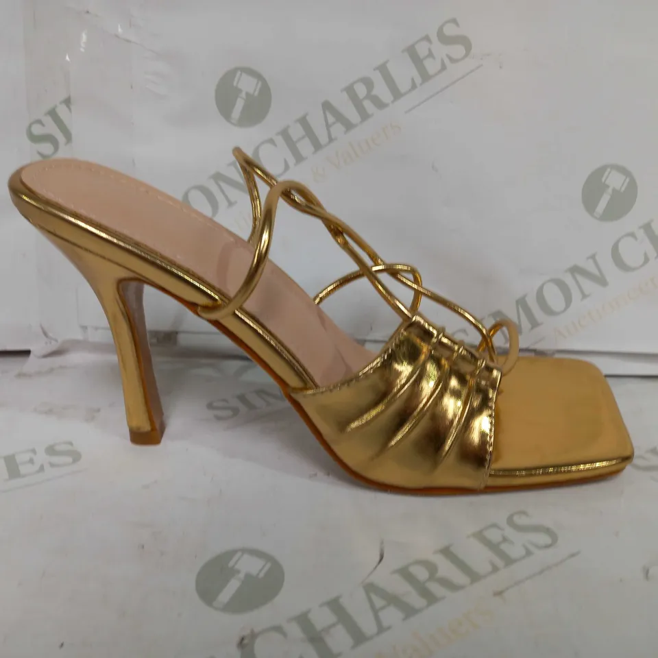 PAIR OF OPEN TOE STRAPPY HEELED SANDAL SHOES IN METALLIC GOLD COLOUR - EU 37