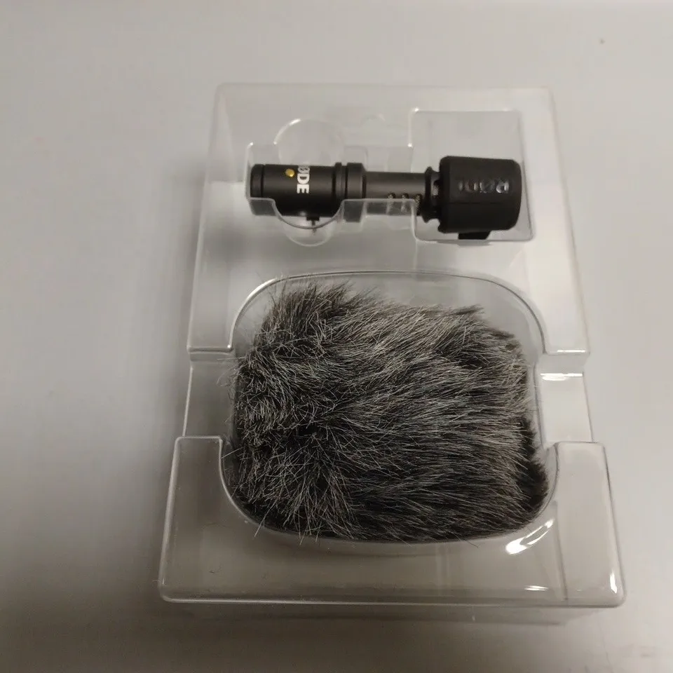 BOXED RODE LIGHTNING CONNECTOR VIDEOMIC ME-L DIRECTIONAL MICROPHONE