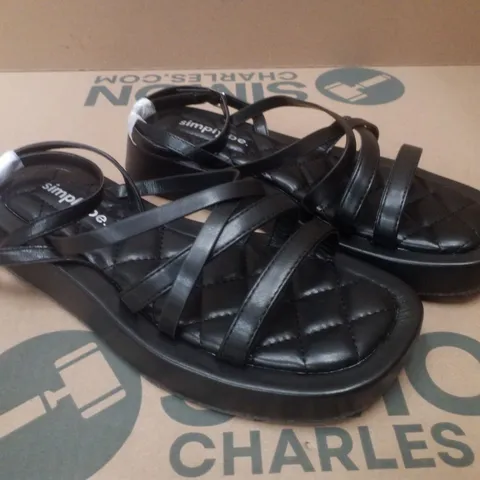 BOX CONTAINING APPROXIMATELY 6 PAIRS OF BRAND NEW SIMPLY BE BLACK PHOEBE WIDE SANDALS - SIZE 6