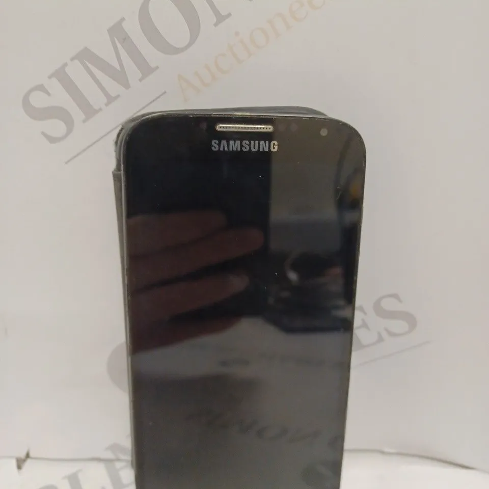 SAMSUNG GALAXY A4 SMARTPHONE