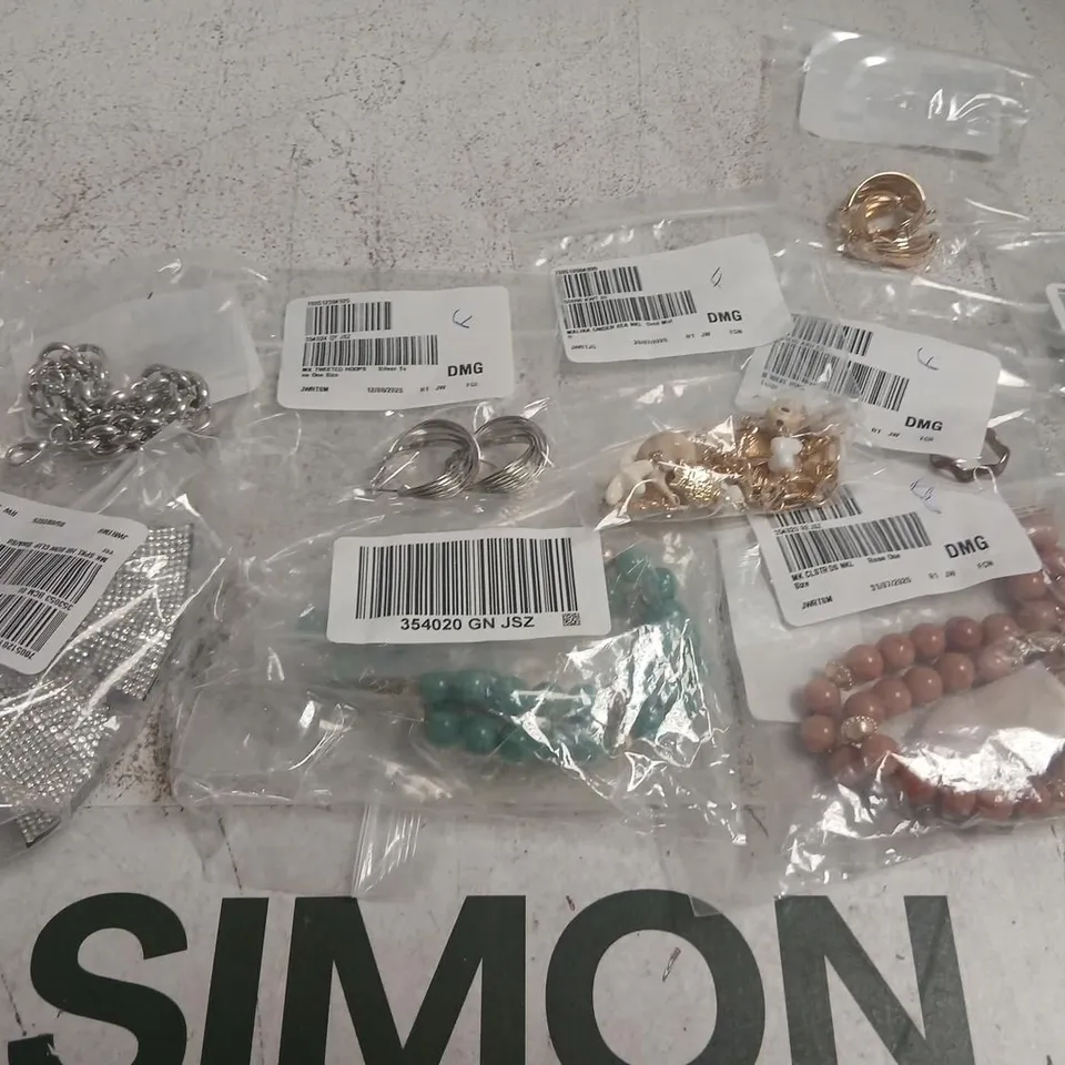 APPROXIMATELY 10 ITEMS OF ASSORTED MALIKA JEWELLERY TO INCLUDE; BOW CLIP, TWISTED HOOPS EARRINGS AND LINK BRACELET