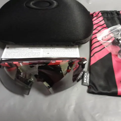 BOXED PAIR OF OAKLEY SPORTS STYLE GLASSES