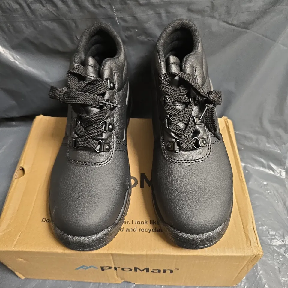 PROMAN BLACK LEATHER SAFETY BOOTS – BOXED SIZE 4