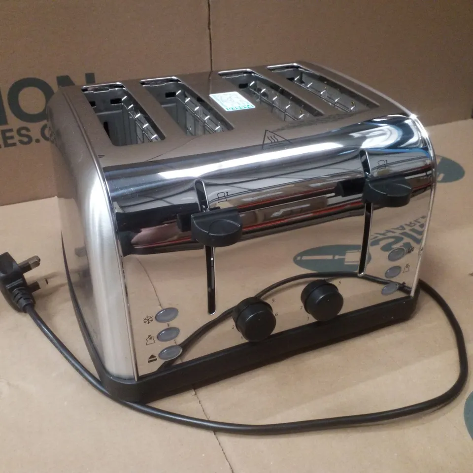 BOXED RUSSELL HOBBS FUTURA 18790 4-SLICE TOASTER