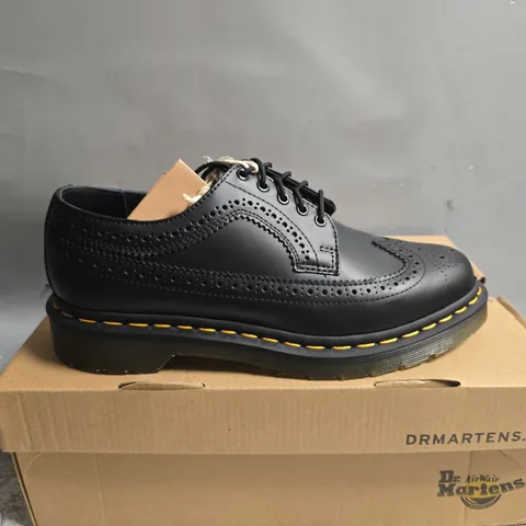 BOXED PAIR OF DR MARTENS BROGUE SHOES IN BLACK - UK 6.5