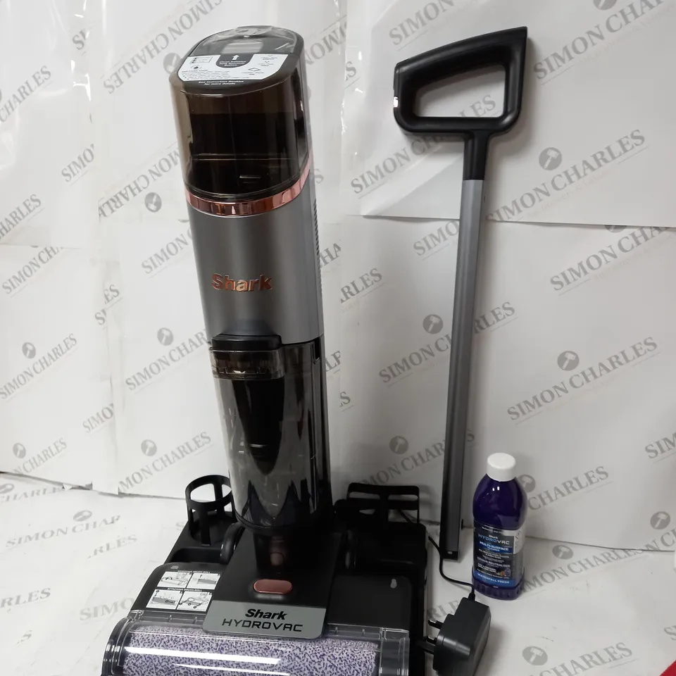 SHARK HYDROVAC CORDLESS POWERFUL SUCTION + HYDRO MOPPING AT THE SAME TIME