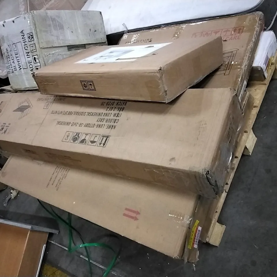PALLET OF ASSORTED FLAT PACK FURNITURE PARTS INCLUDING BED PARTS, RADIATOR COVER AND DESK SET