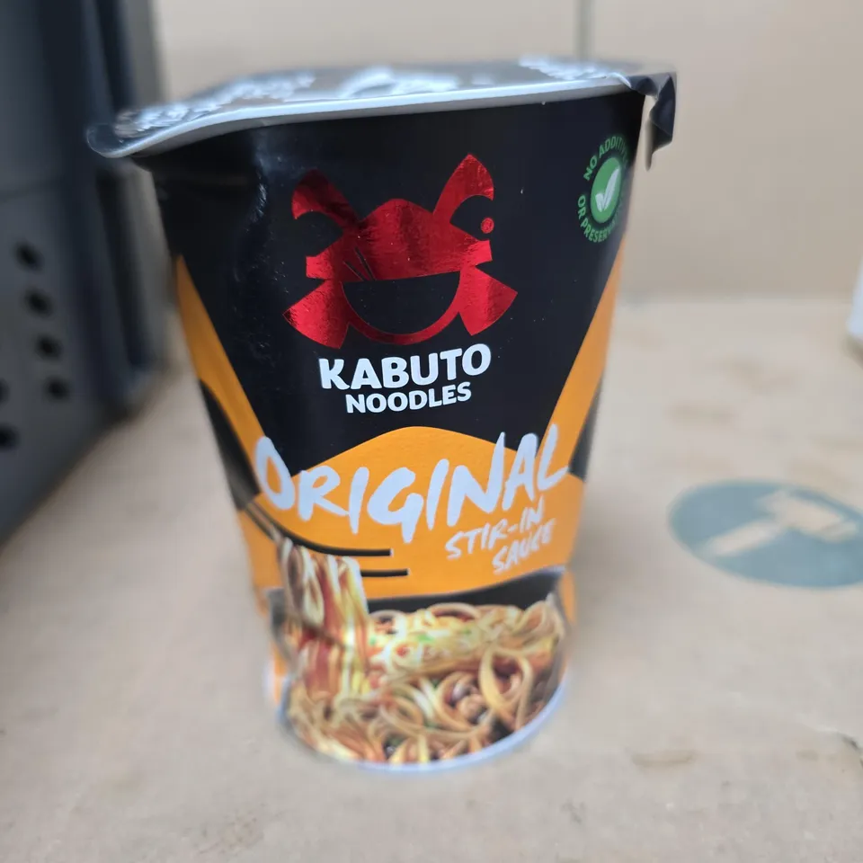 TOTE OF APPROXIMATELY 8 ASSORTED FOOD AND DRINK ITEMS TO INCLUDE: KABUTO NOODLE POTS