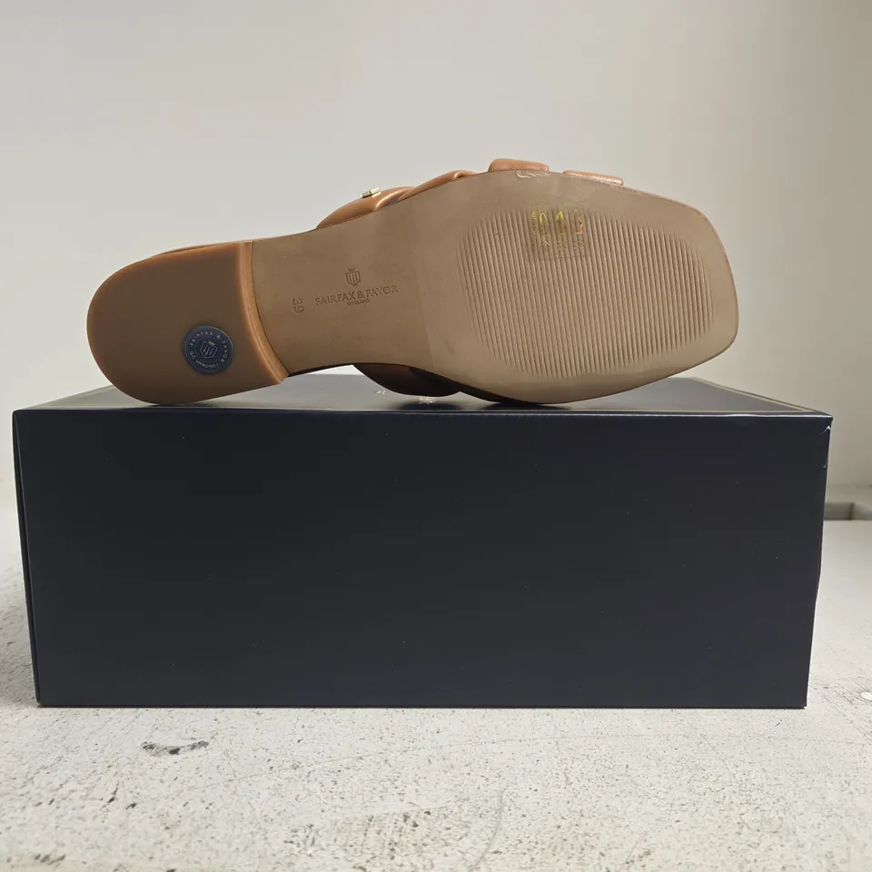 BOXED PAIR OF FAIRFAX & FAVOR WOMEN'S EBURY SANDALS IN TAN LEATHER SIZE UK 6