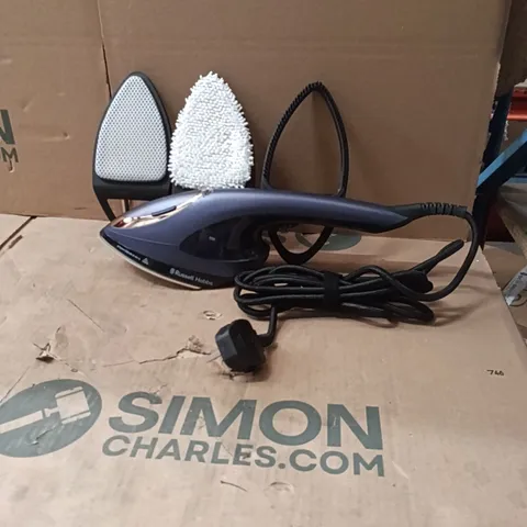 BOXED RUSSELL HOBBS 2IN1 STEAM GENIE HANDHELD GARMENT STEAMER 28370