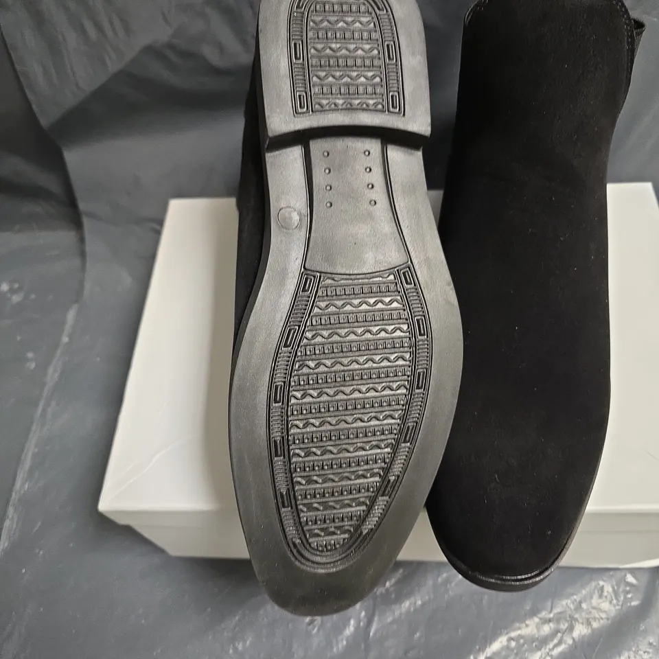 CONZURI BLACK SUEDE CHELSEA BOOTS – UK 9 (US 9.5)