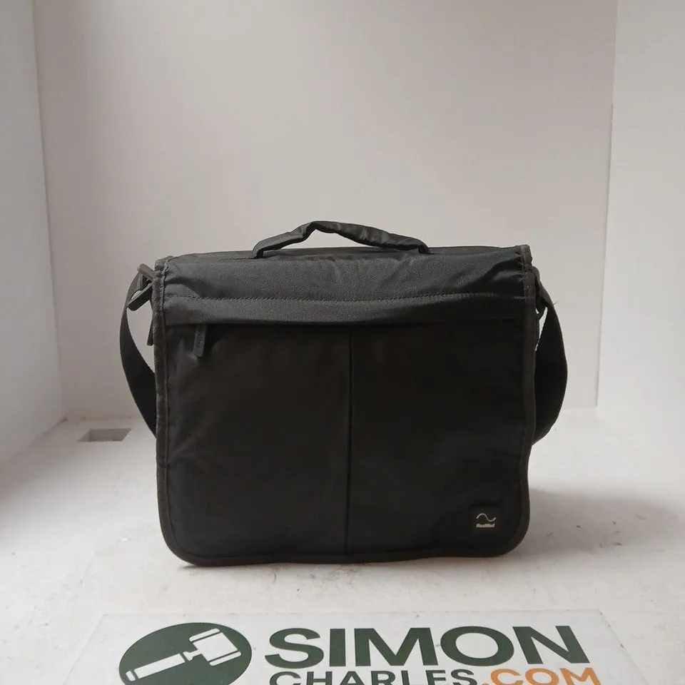 RESMED AIRSENSE 10 ELITE CPAP MACHINE WITH TRAVEL BAG