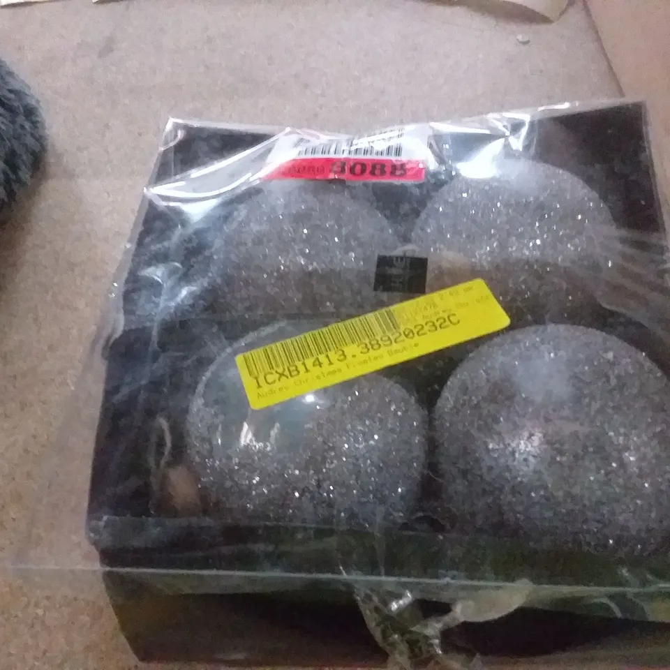 AUDREY CHRISTMAS FROSTED BAUBLES