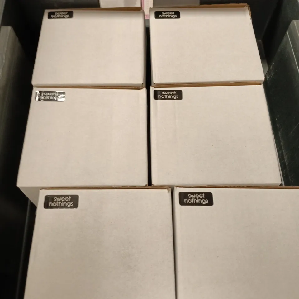 TOTE OF 6 BOXES OF SWEET NOTHINGS BUILDER GELS APPROXIMATELY 6 PER BOX