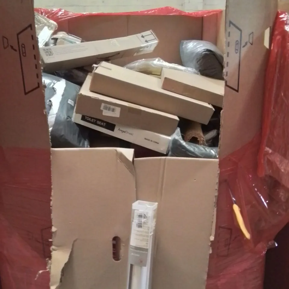 PALLET OF ASSORTED HOUSEHOLD GOODS AND PRODUCTS TO INCLUDE;PIANO FITNESS RACK, STAINLESS STEEL LITTER BOX, BLINDS, TOILET SEAT AND OTHER ASSORTED ITEMS...