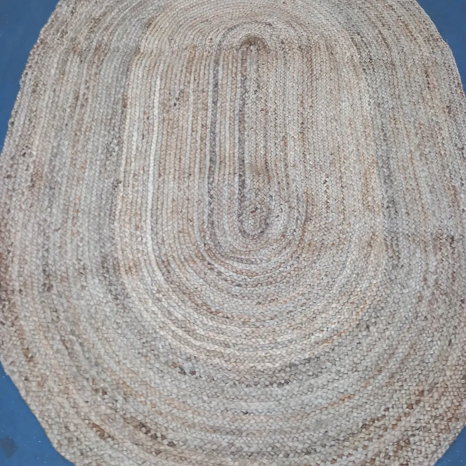 OVAL RUG (150x215cm) - COLLECTION ONLY