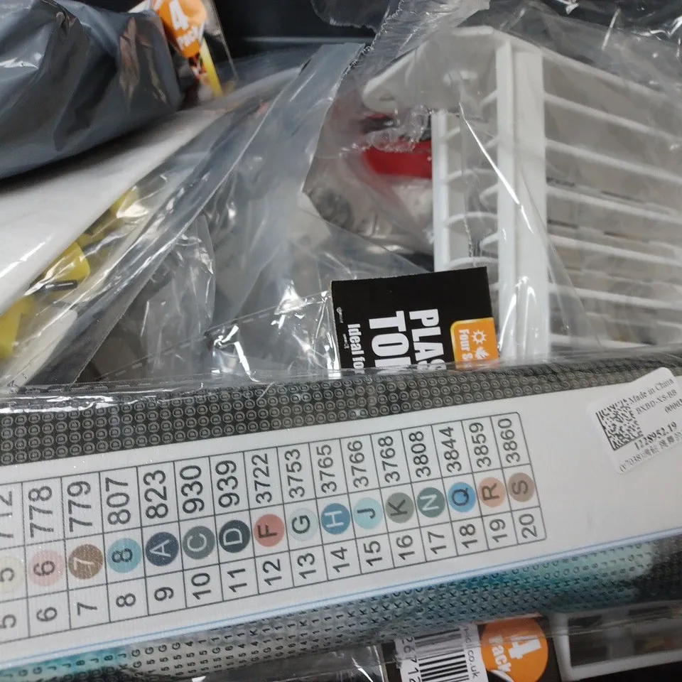 BOX OF APPROXIMATELY 15 ASSORTED ITEMS TO INCLUDE - MINI TAPE DISPENSER , PLASTIC TONGS , JAGUAR RACING KEYRING ETC