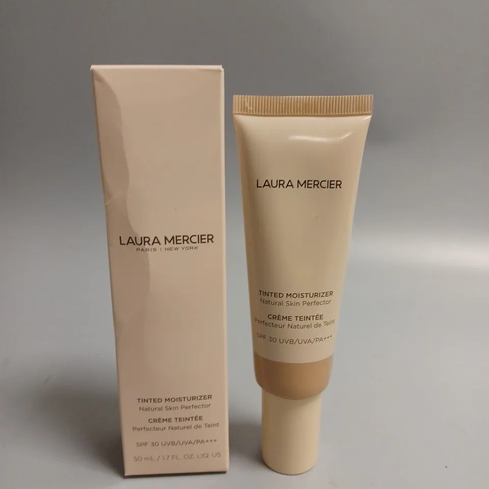 LAURA MERCIER TINTED MOISTURIZER NATURAL SKIN PERFECTOR SPF 30 UVB/UVA/PA+++
