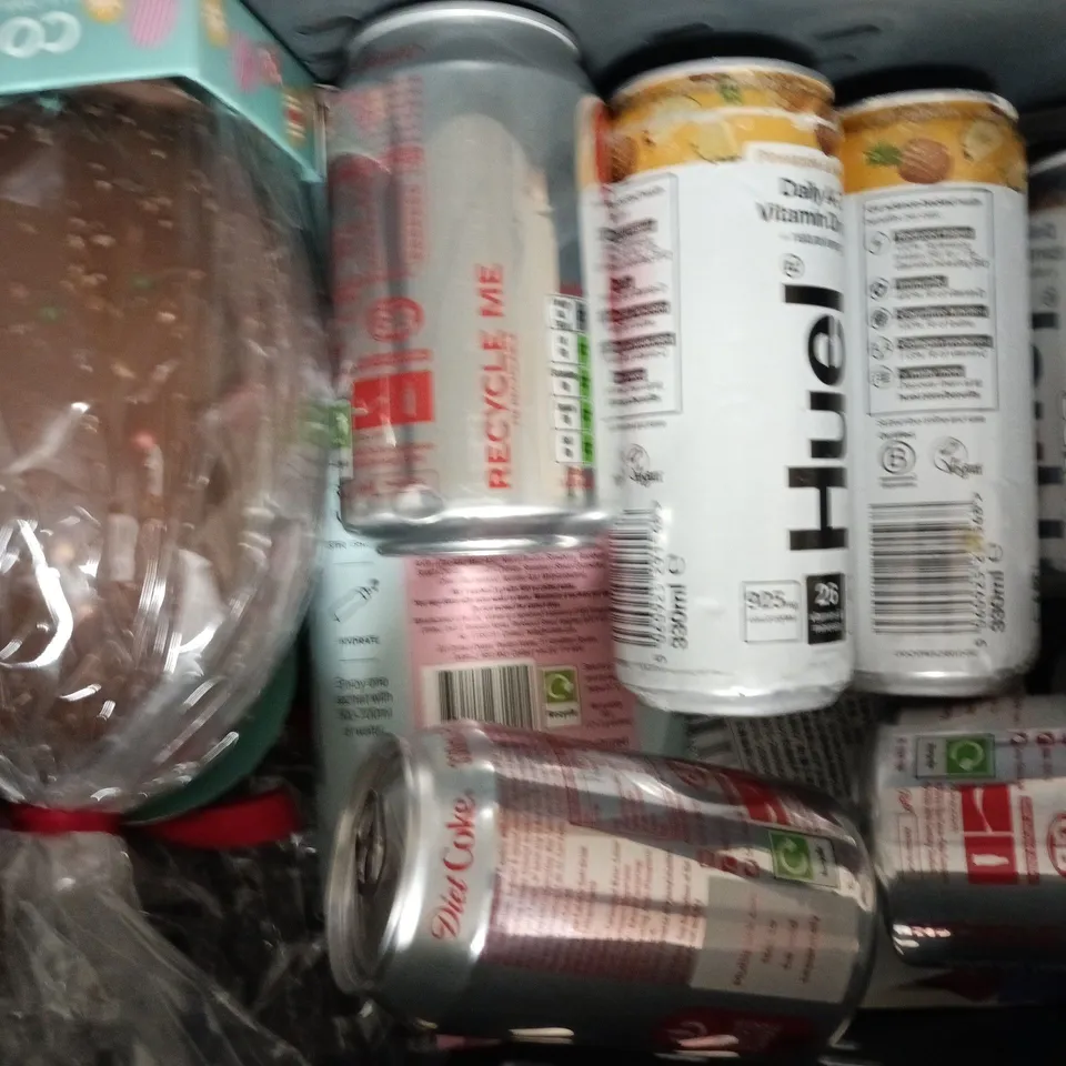 APPROXIMATELY 10 ASSORTED FOOD AND DRINK ITEMS TO INCLUDE WALTER WORM, BULDAK HOT SAUCE, ETC