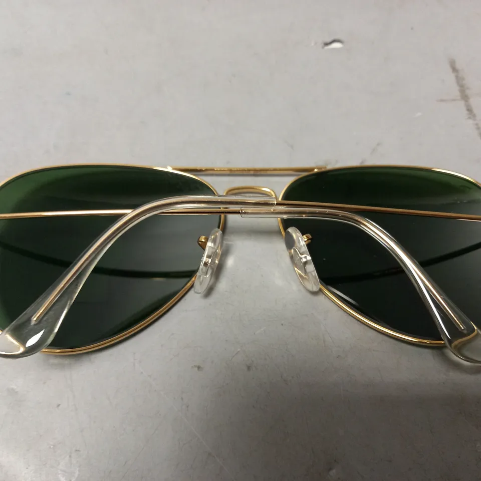 RAY BAN 3025 AVIATOR SUNGLASSES IN GOLD COLOUR 