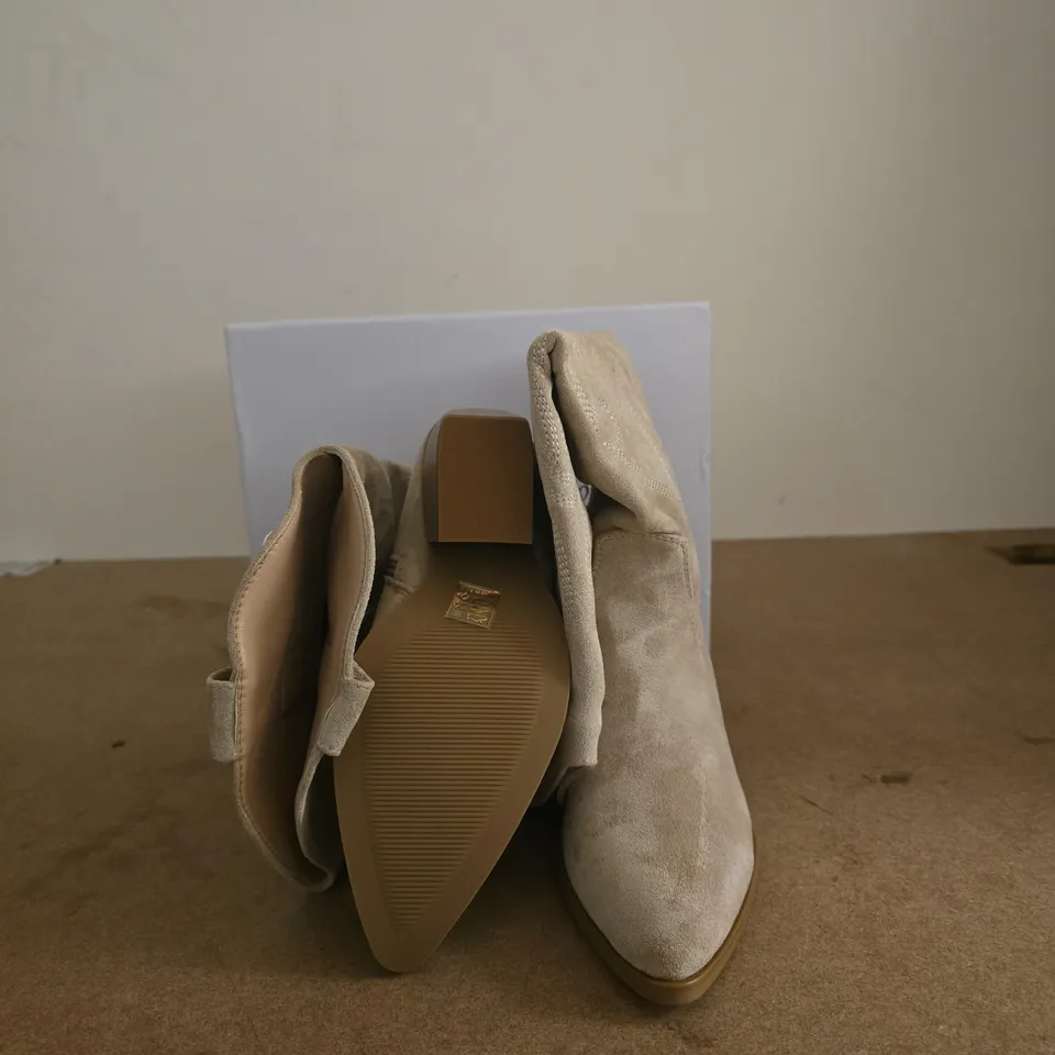 SUPER MODE WOMEN'S BEIGE SUEDE ANKLE BOOTS WITH EMBROIDERED SHAFT AND WOODEN HEEL SIZE EU 38