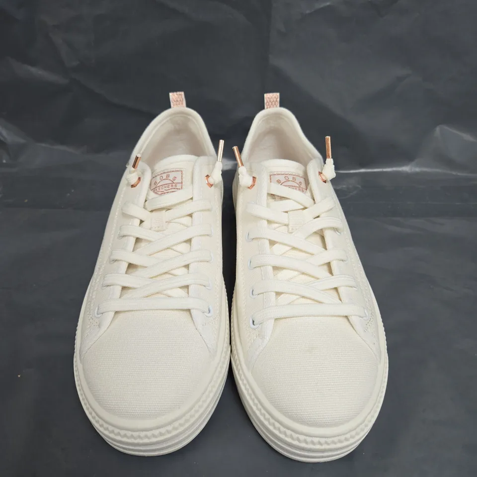 BOXED PAIR OF SKECHERS BOBS COPA TRAINERS IN OFF WHITE - UK SIZE 5.5