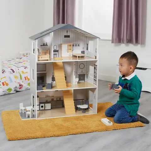 BOYES KIDS DOLLS HOUSE WITH HANDCRAFTED ACCESSORIES 