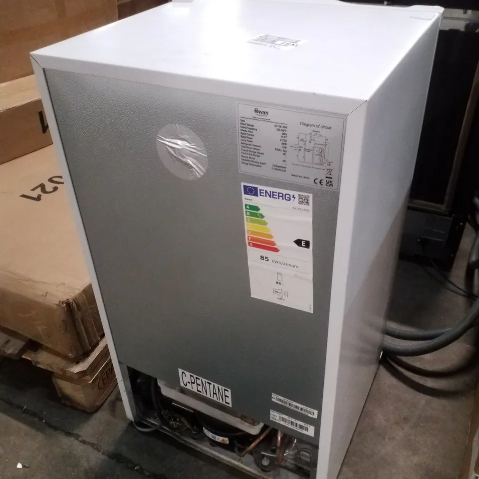 SWAN SR156140W 47CM UNDER COUNTER LARDER FRIDGE - WHITE