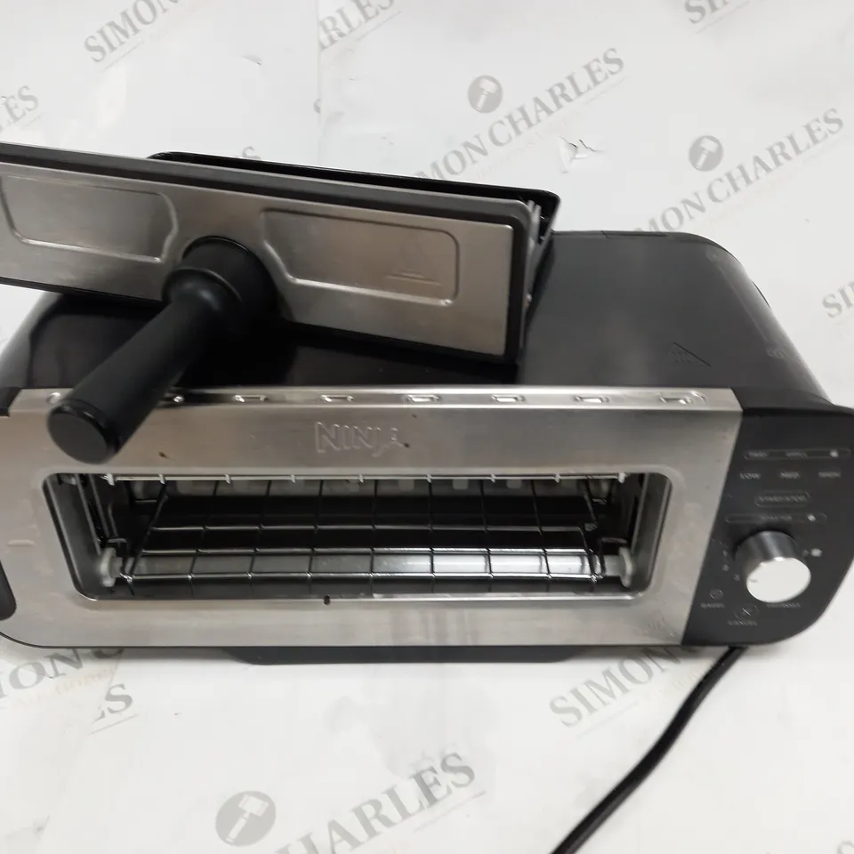 NINJA 2 IN 1 TOASTER & GRILL ST100UK