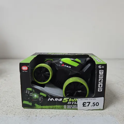 RC MINI 5-WHEEL STUNT CAR – BOXED, GREEN/BLACK (2.4GHZ, 6+)