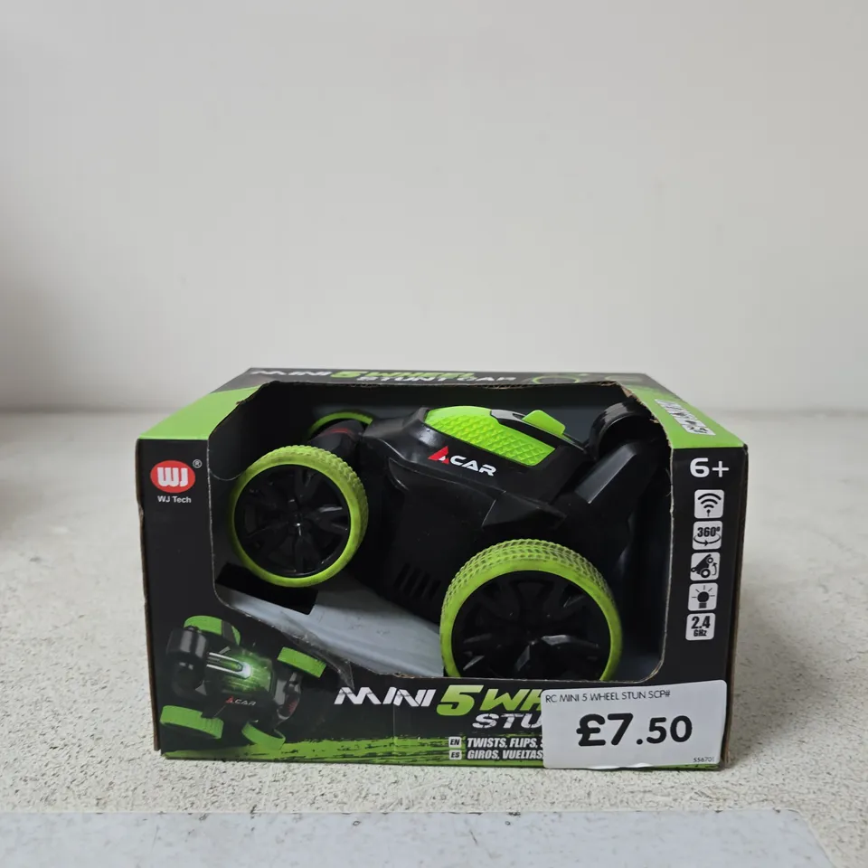 RC MINI 5-WHEEL STUNT CAR – BOXED, GREEN/BLACK (2.4GHZ, 6+)
