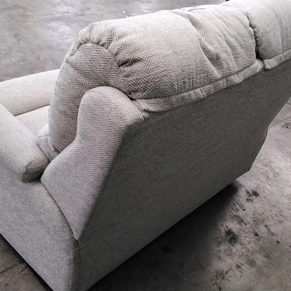 QUALITY BRITISH DESIGNER G PLAN MANUFACTURED NEWMARKET 2 SEATER SOFA - CHEVRON MIST