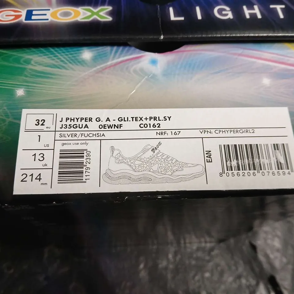 UK 13 GEOX KIDS TRAINERS LIGHTS – GREY/SILVER WITH PINK LACES