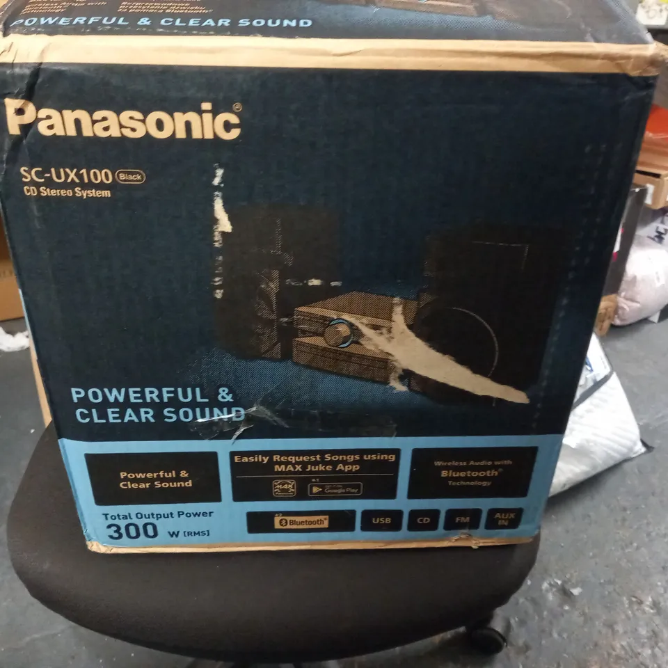 BOXED PANASONIC CD STEREO SYSTEM - SC-UX100