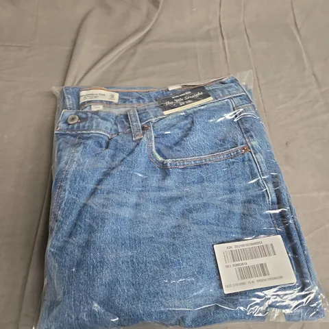 BAGGED ABERCROMBIE AND FITCH 90'S STRAIGHT DENIM JEANS SIZE W34