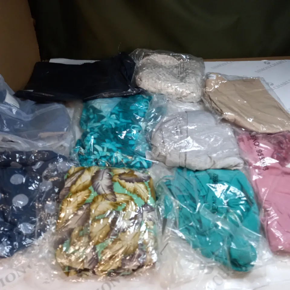 BAG OF APPROX 10 ASSORTED CLOTHING ITEMS TO INCLUDE - MAISON DE NIMES - EMELIA