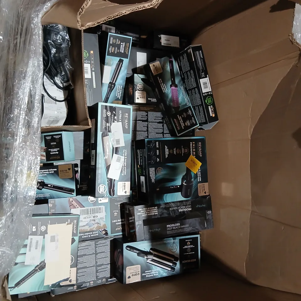 PALLET OF APPROXIMATELY 35 ASSORTED REVAMP HAIR STYLING PRODUCTS TO INCLUDE; ENIGMA, CERAMIC HOT BRUSH AND ULTRA X SHINE