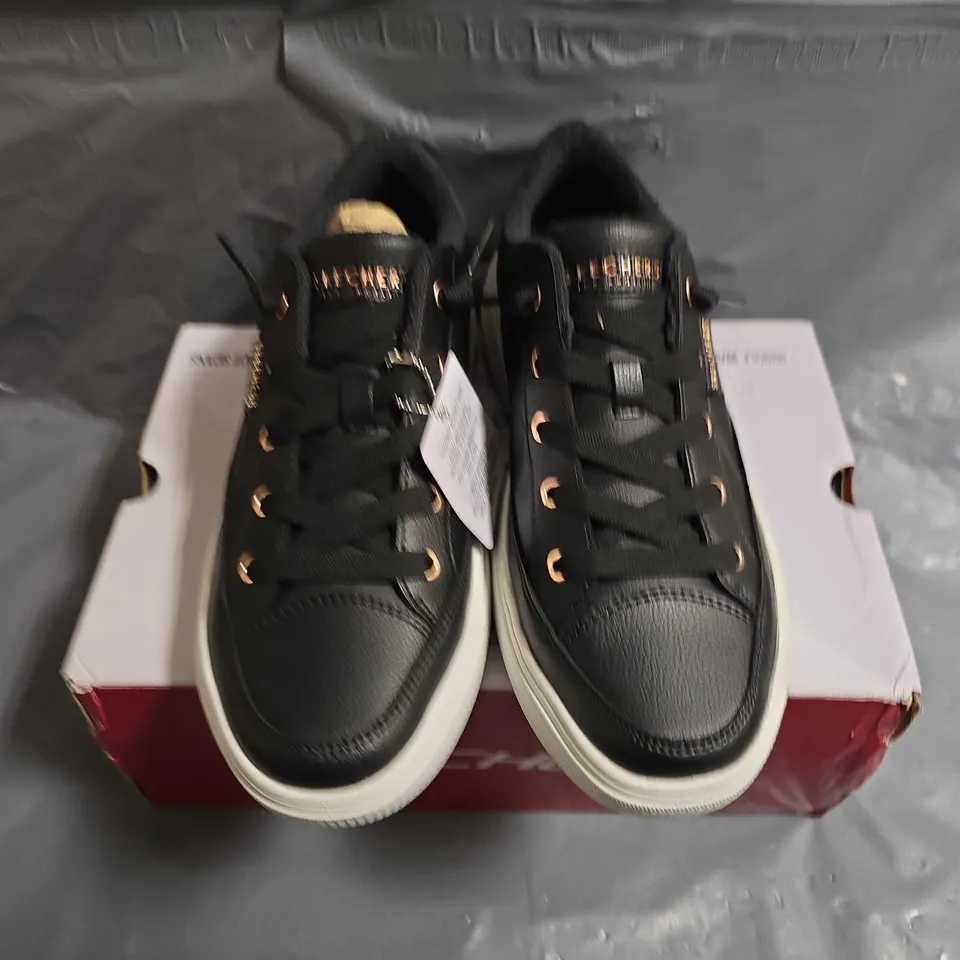 BOXED PAIR OF SKECHER TRAINERS - UK SIZE 5