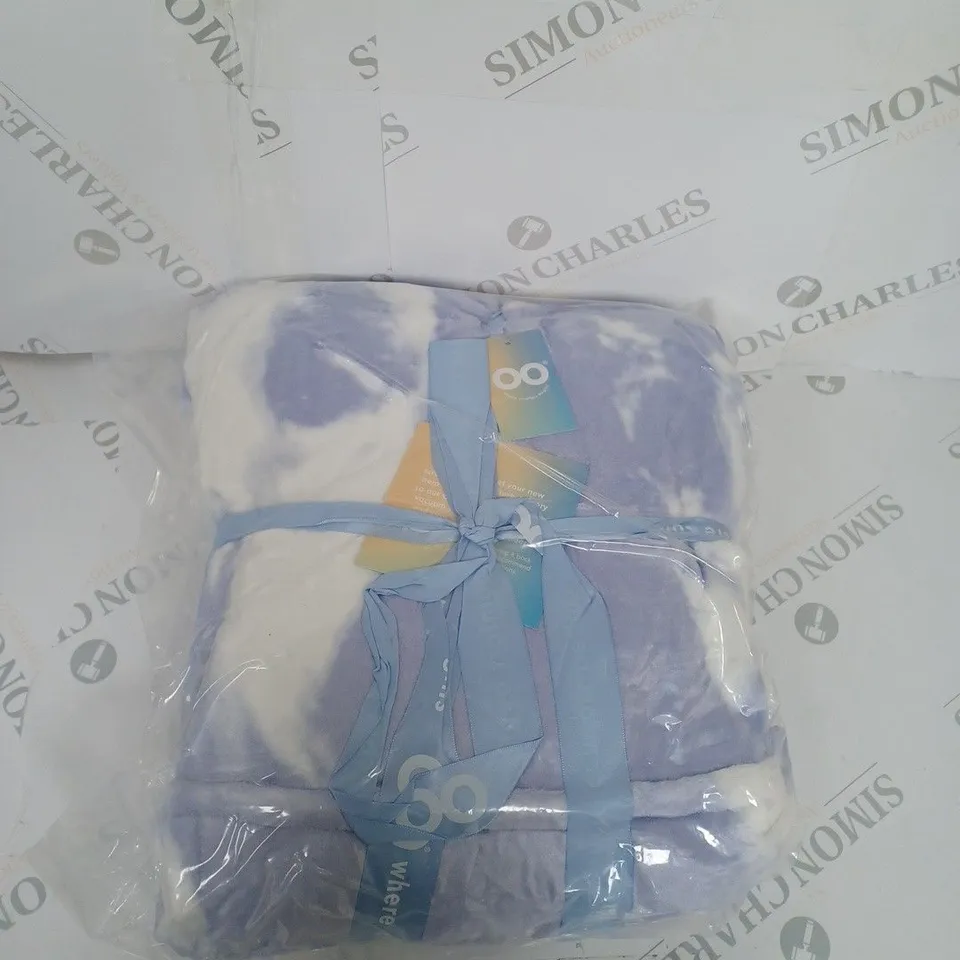 OODIE OVERSIZED WEARABLE BLANKET 