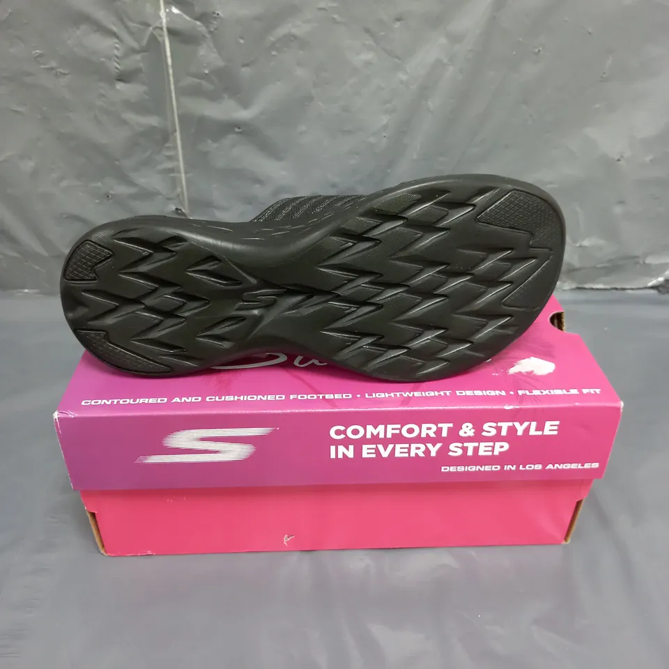 SKECHERS GO WALK SANDALS BLACK SIZE 4