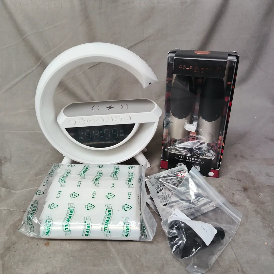 APPROXIMATELY 15 ASSORTED HOUSEHOLD PRODUCTS TO INCLUDE BLUETOOTH SPEAKER , SALT AND PEPPER ELECTRIC SET , ETC 